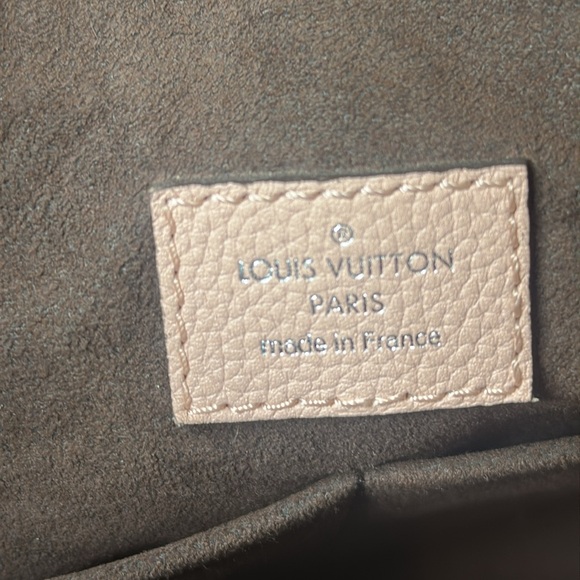 Louis Vuitton monogram Mahina Haumea hand bag - Picture 14 of 15